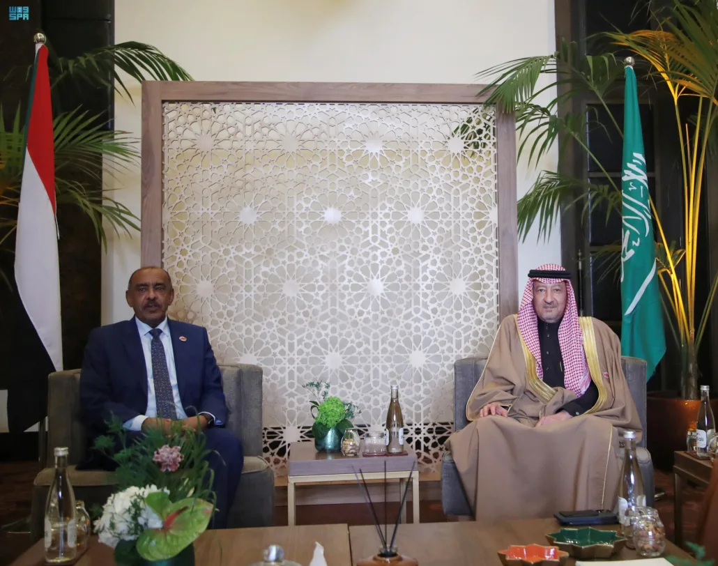 نائب وزير الخارجية يلتقي وزير خارجية السودان