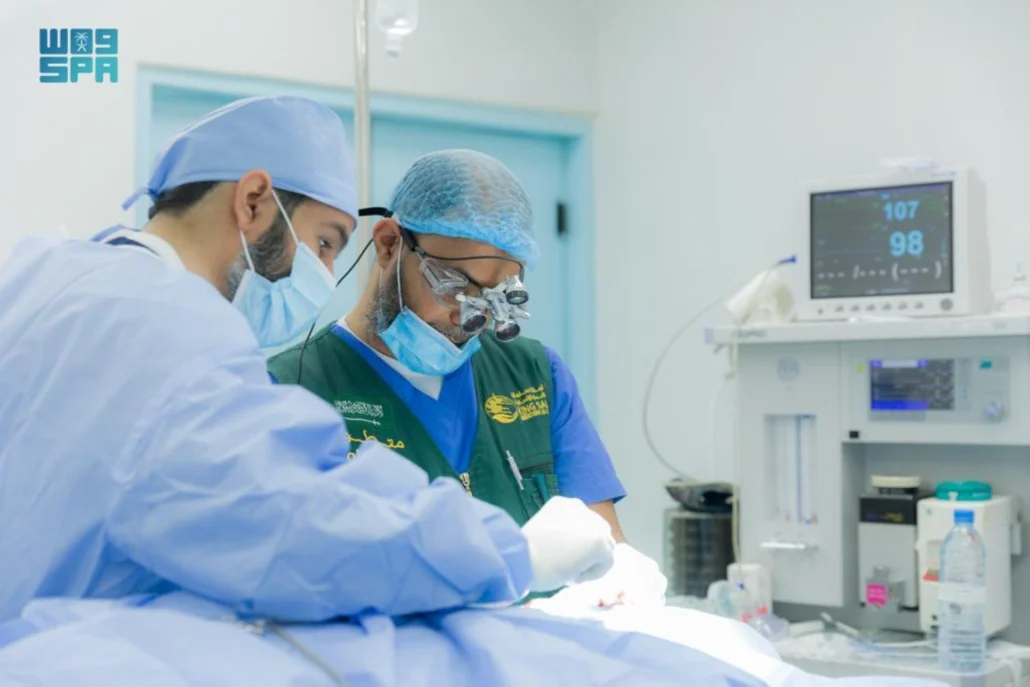 مركز الملك سلمان ينفذ المشروع الطبي التطوعي الثالث لجراحة التجميل والحروق بهيئة مستشفى سيئون العام بحضرموت