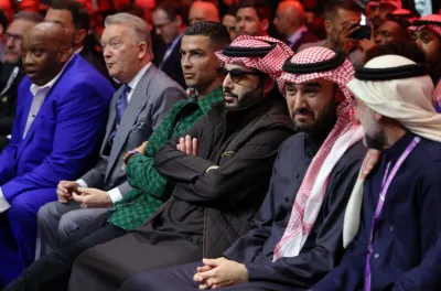 الأمير عبدالعزيز بن تركي الفيصل وزير الرياضة وتركي آل الشيخ وكريستيانو رونالدو