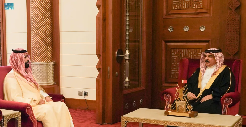 ملك البحرين يمنح سمو سفير خادم الحرمين الشريفين وسام البحرين من الدرجة الأولى