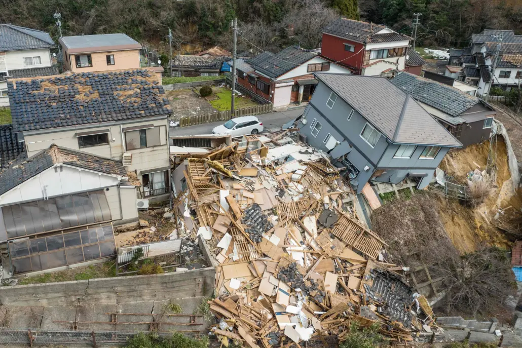 عمليات البحث وإنقاذ المتضررين من الزلزال مستمرة