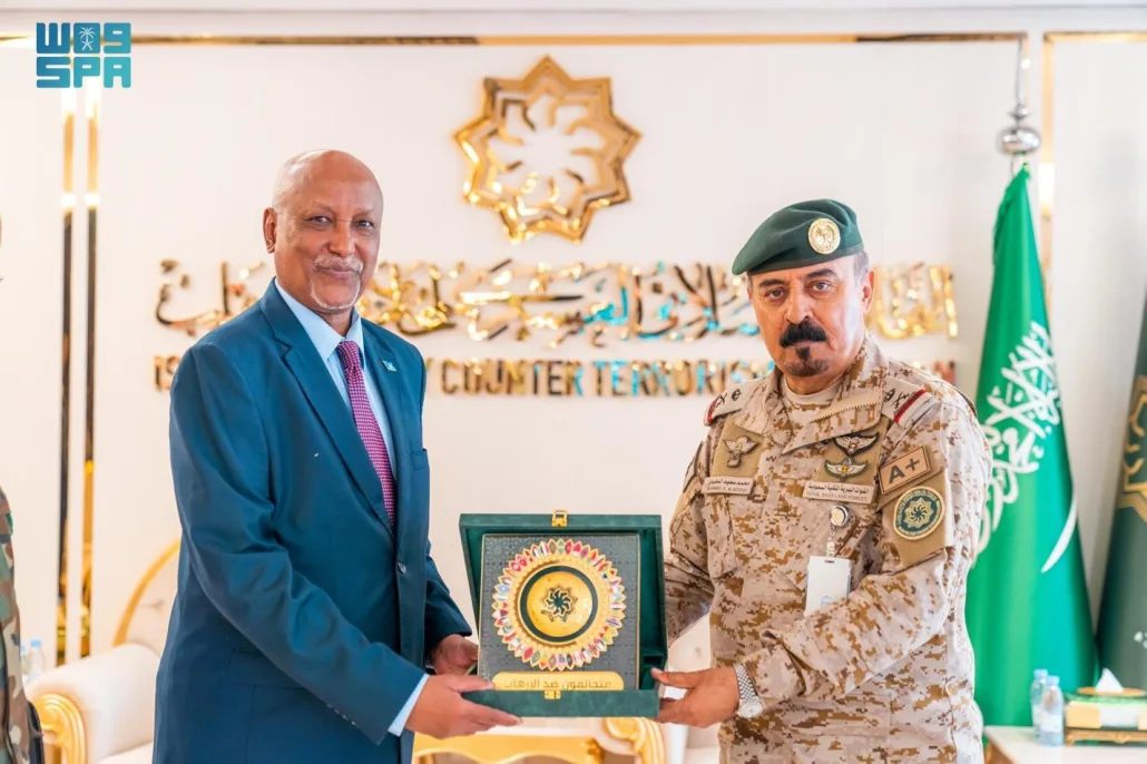 نوه السفير الصومالي بما يقوم به التحالف الإسلامي في مجالات محاربة الإرهاب