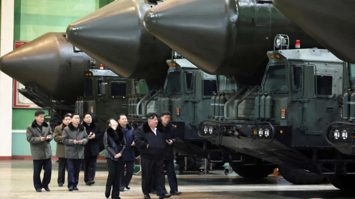 زعيم كوريا الشمالية يهدد بتوجيه ضربات نووية ضد سيول