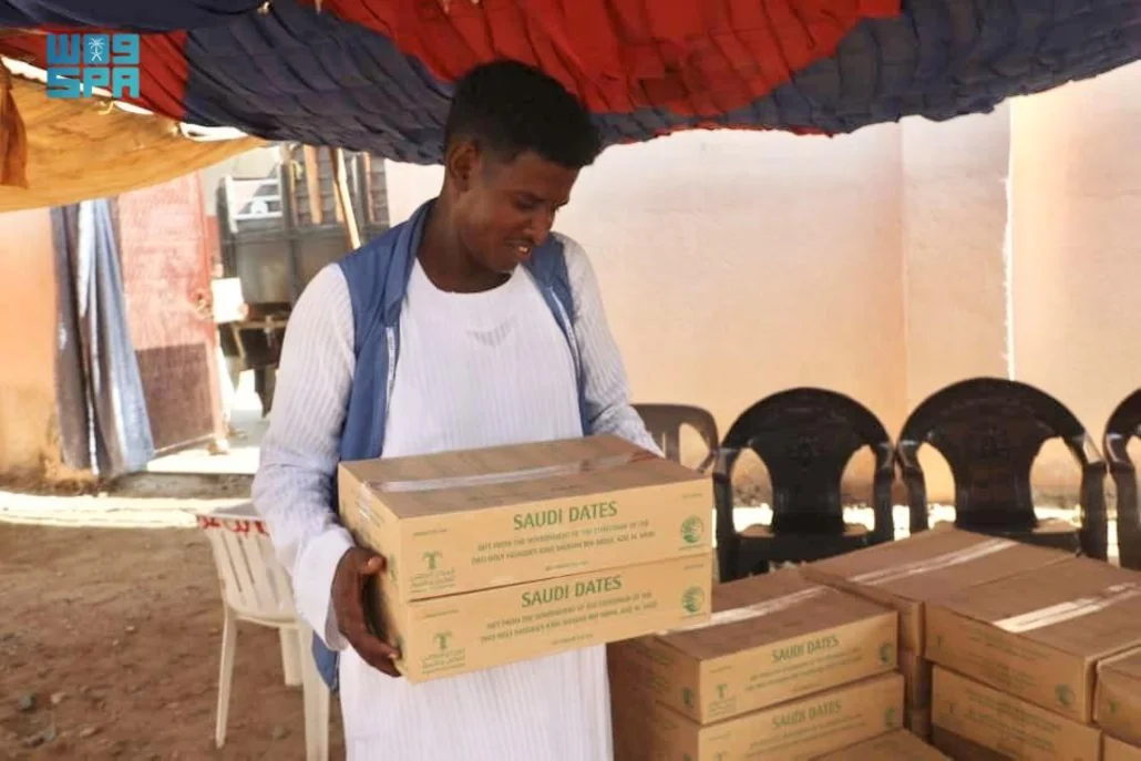 توزيع 117 كرتون تمر في مدينة الخرطوم السودانية  