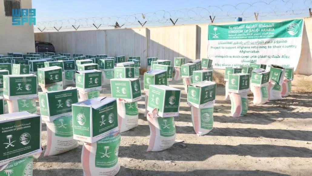 مركز الملك سلمان للإغاثة يوزع 400 سلة غذائية في مدينة قندهار بأفغانستان