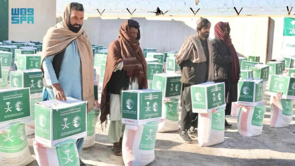 مركز الملك سلمان للإغاثة يوزع 400 سلة غذائية في مدينة قندهار بأفغانستان