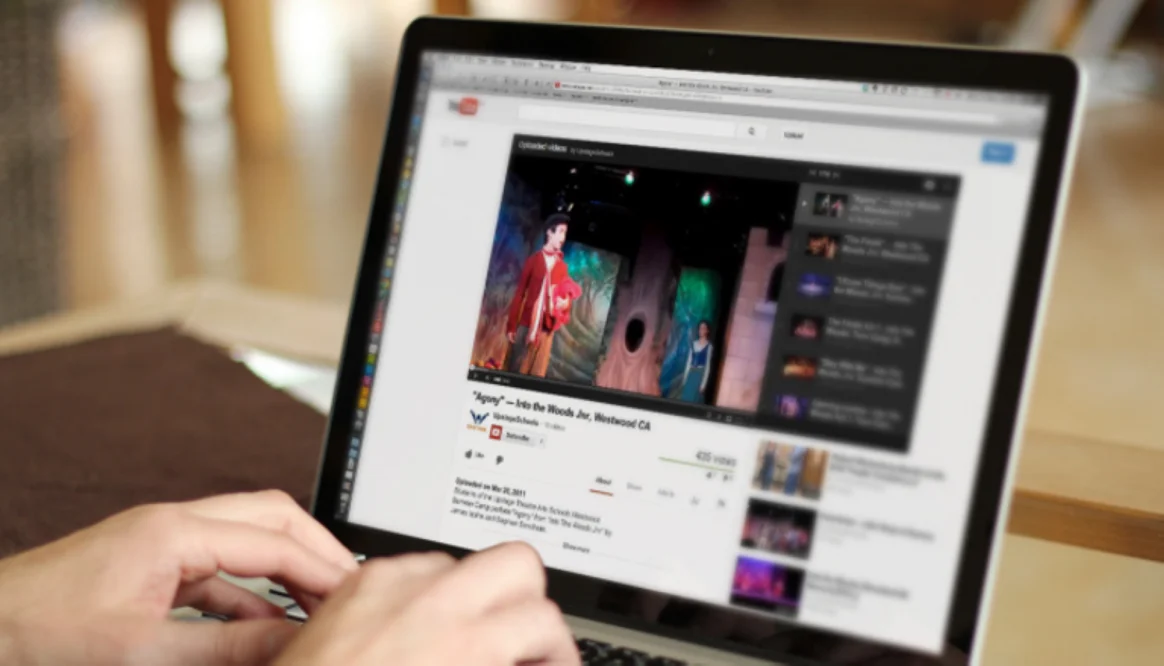 بعض مستخدمي اشتراك يوتيوب "بريميوم" أيضًا عانوا من تباطؤ الفيديو