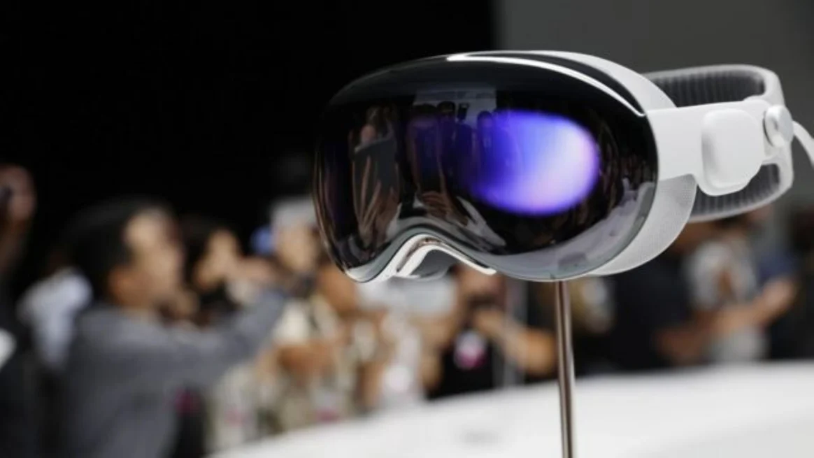 تبدأ الشركة إتاحة الحجز الأولي لنظارة فيجين برو خلال أيام في الولايات المتحدة