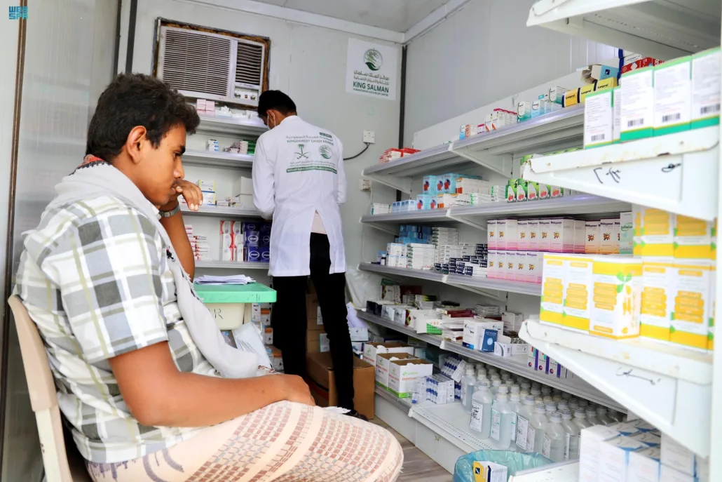 العيادات الطبية المتنقلة في عبس تقدم خداماتها لـ 1.261 مستفيدًا خلال شهر ديسمبر الماضي