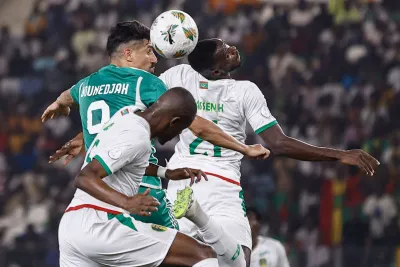 وودعت الجزائر، التي جمعت نقطتين فقط، البطولة مبكراً للمرة الثانية توالياً بعد الفوز باللقب عام 2019.