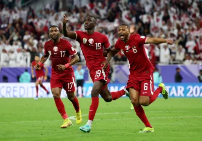 احتفال لاعبي منتخب قطر بالتسجيل 