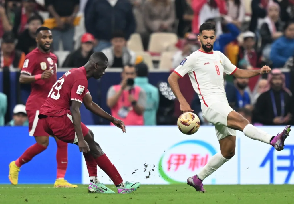 ويعد منتخب قطر خامس منتخب يحقق لقب كأس آسيا مرتين