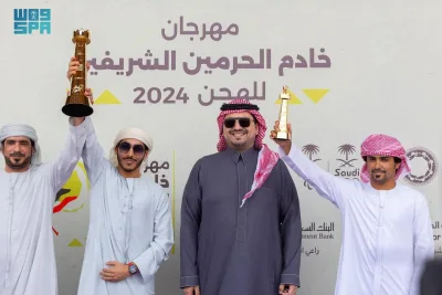 الأمير فهد بن جلوي يُتوج الفائزين بمهرجان خادم الحرمين الشريفين للهجن