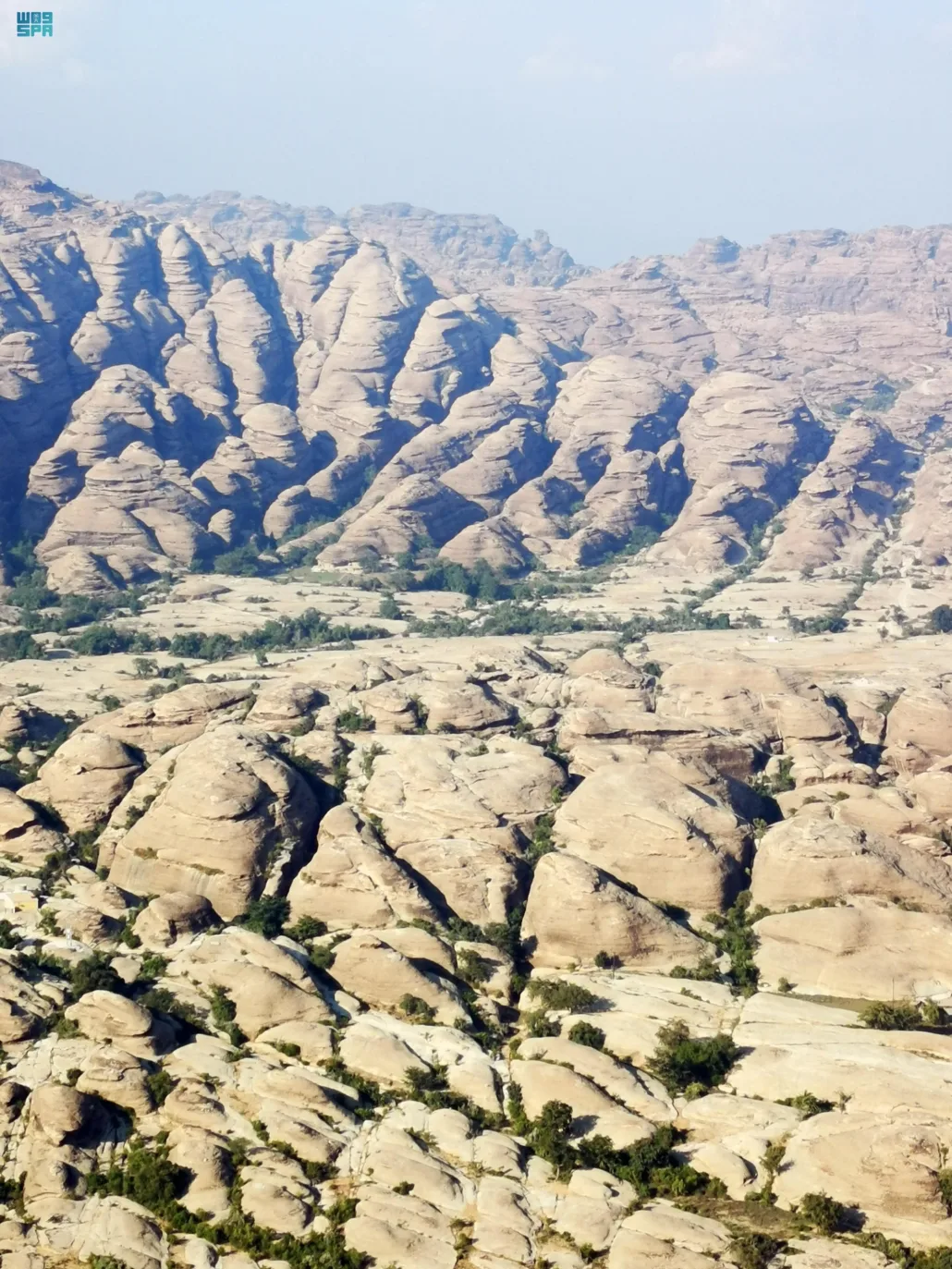  البيئات القديمة لجبال القهر تم استنتاجها من دراسات جيولوجية سابقة للمنطقة