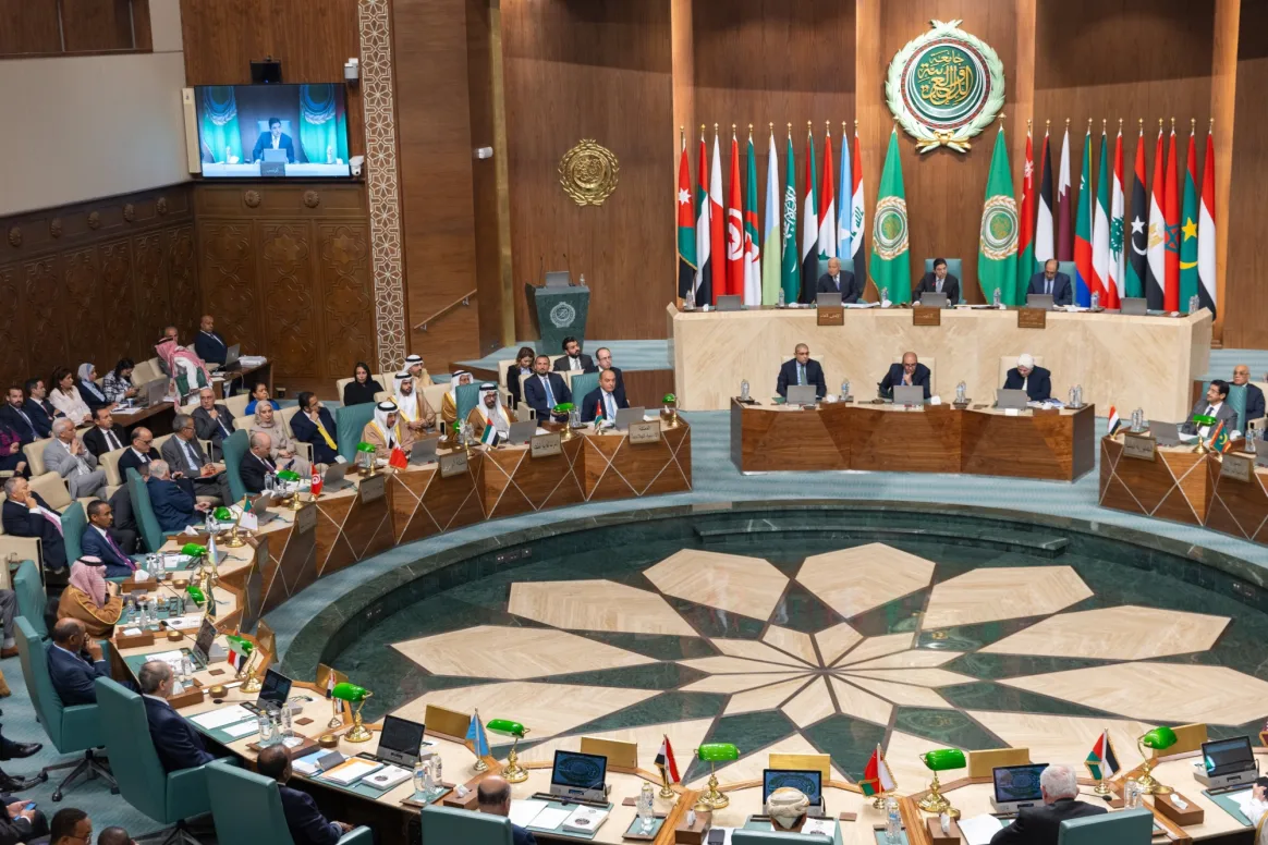 ناقش الوزير التنسيق العربي المشترك لوقف التصعيد العسكري المتصاعد على غزة