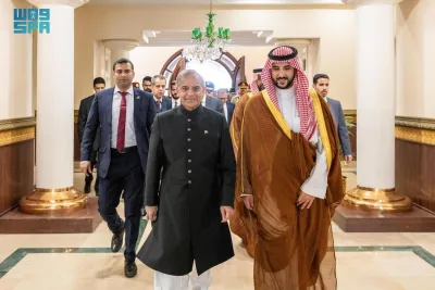 عقد وزير الدفاع والرئيس الباكستاني لقاءً ثنائيًا