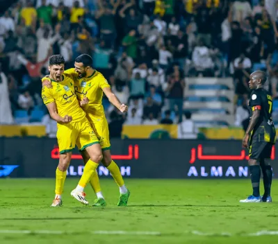فرحة محمد شريف لاعب الخليج بهدفه في مرمى الاتحاد 