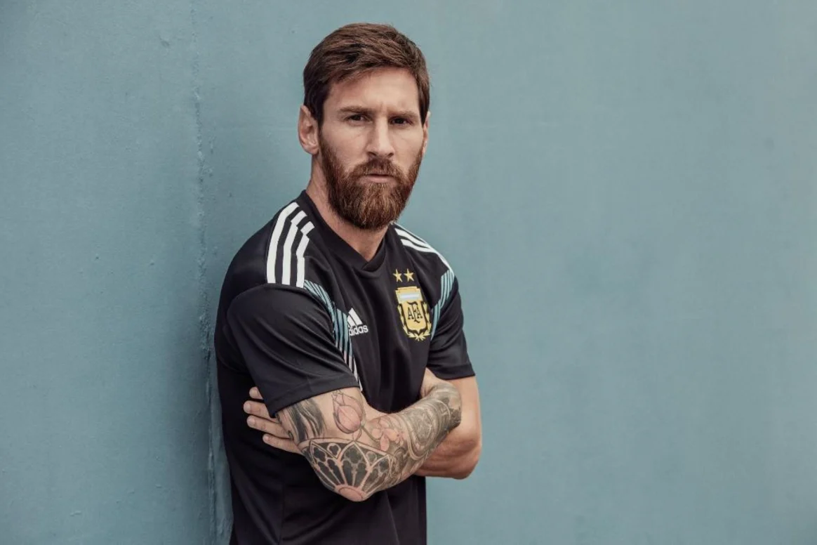  نجم كرة القدم الأرجنتيني الشهير ليونيل ميسي