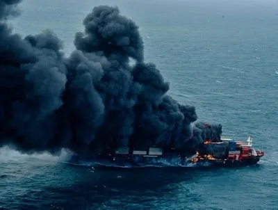 تعرض سفينة تجارية لهجوم بمقذوفين مجهولين قبالة سواحل اليمن