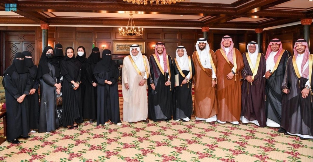 أمير تبوك يدشن استراتيجية جمعية "شباب واعد"