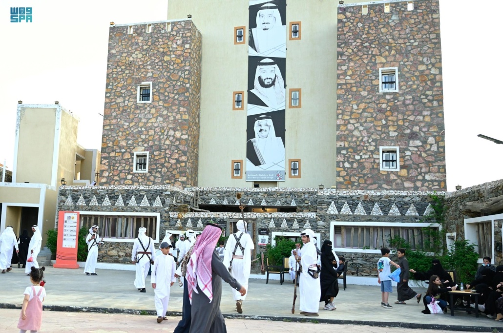 جانب من فعاليات قرية بن عضوان السياحية