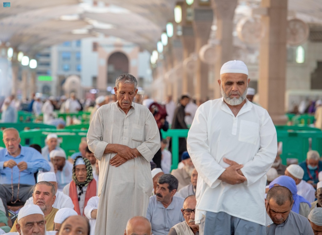 ضيوف الرحمن يتوافدون إلى المدينة