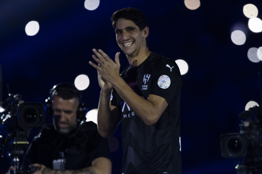 "حفل أسطوري".. الزعيم يقدم نيمار لـ"الجماهير" No Image