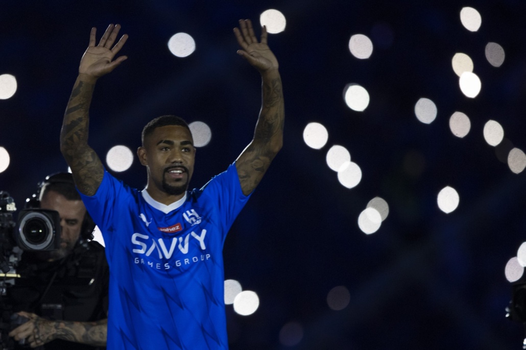 "حفل أسطوري".. الزعيم يقدم نيمار لـ"الجماهير" No Image