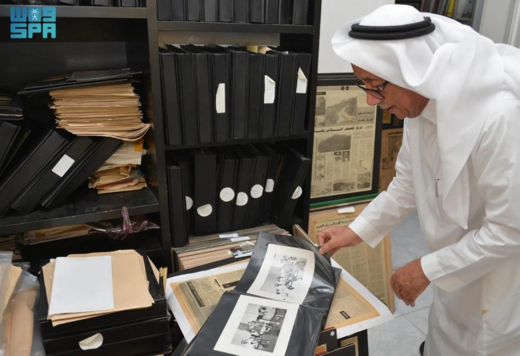 متحف خاص يوثق تاريخ المملكة عبر أرشفة الصحف