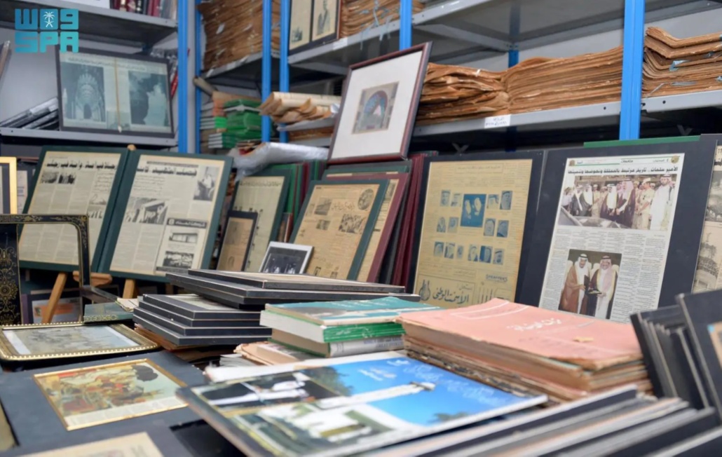 متحف خاص يوثق تاريخ المملكة عبر أرشفة الصحف