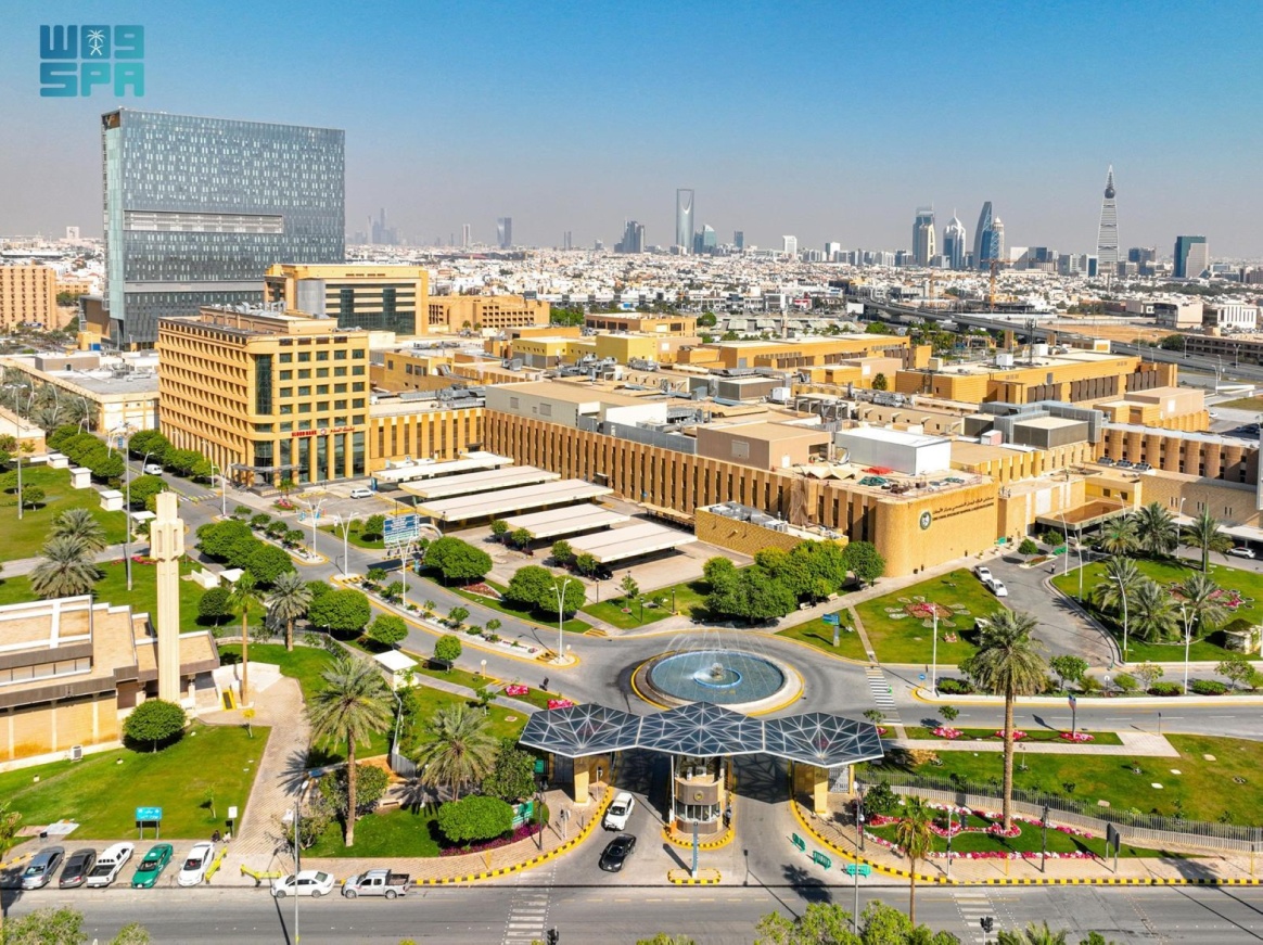 يرتكز على حقن المريض بجينات عاملة جديدة