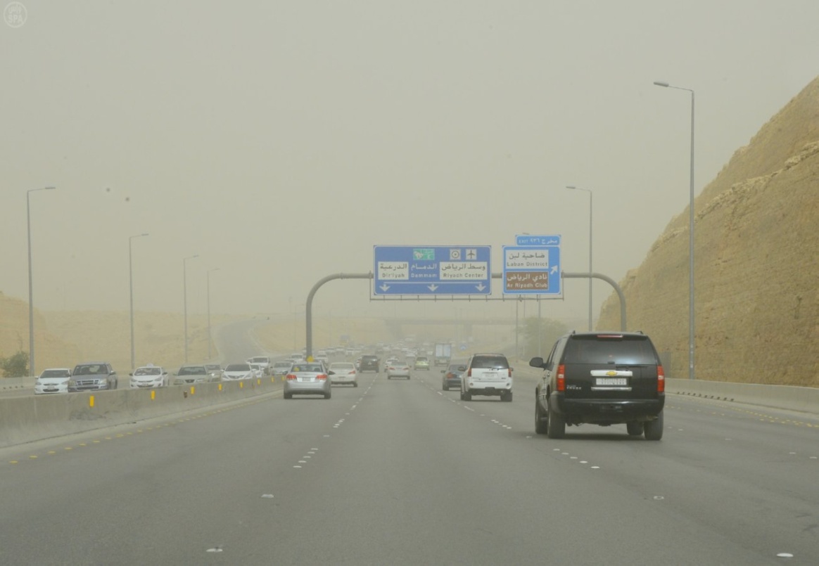 مناطق الشرقية والشمالية وحائل والقصيم ستتأثر بالغبار والأمطار