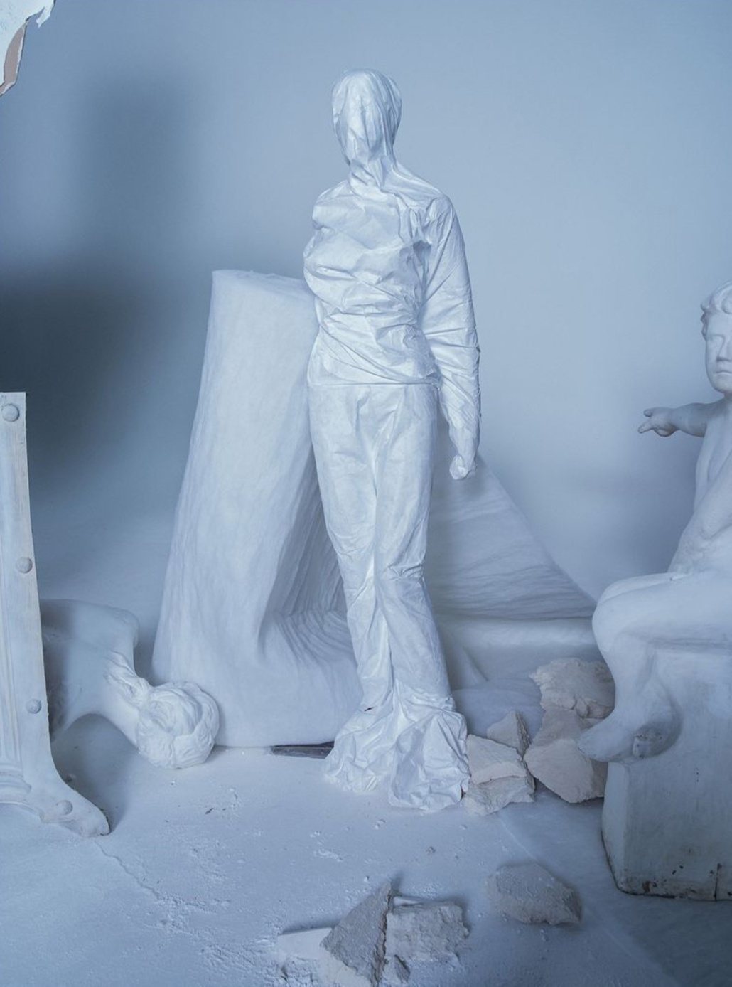 تصميمات زارا المستوحاة من مأساة إنسانية تثير استياءً واسعاً