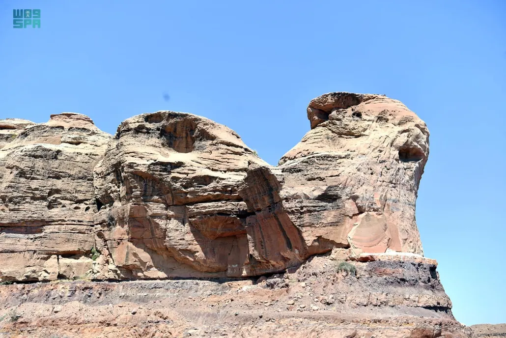 البيئات القديمة لجبال القهر تم استنتاجها من دراسات جيولوجية سابقة للمنطقة