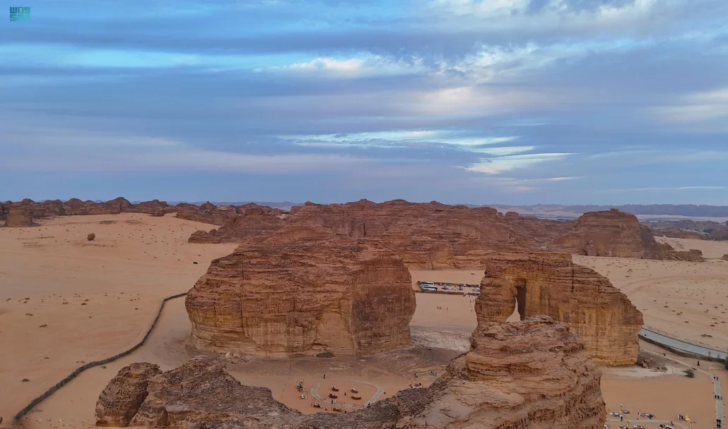 يجمع "جبل الفيل" بين جمال الطبيعة والتاريخ العريق