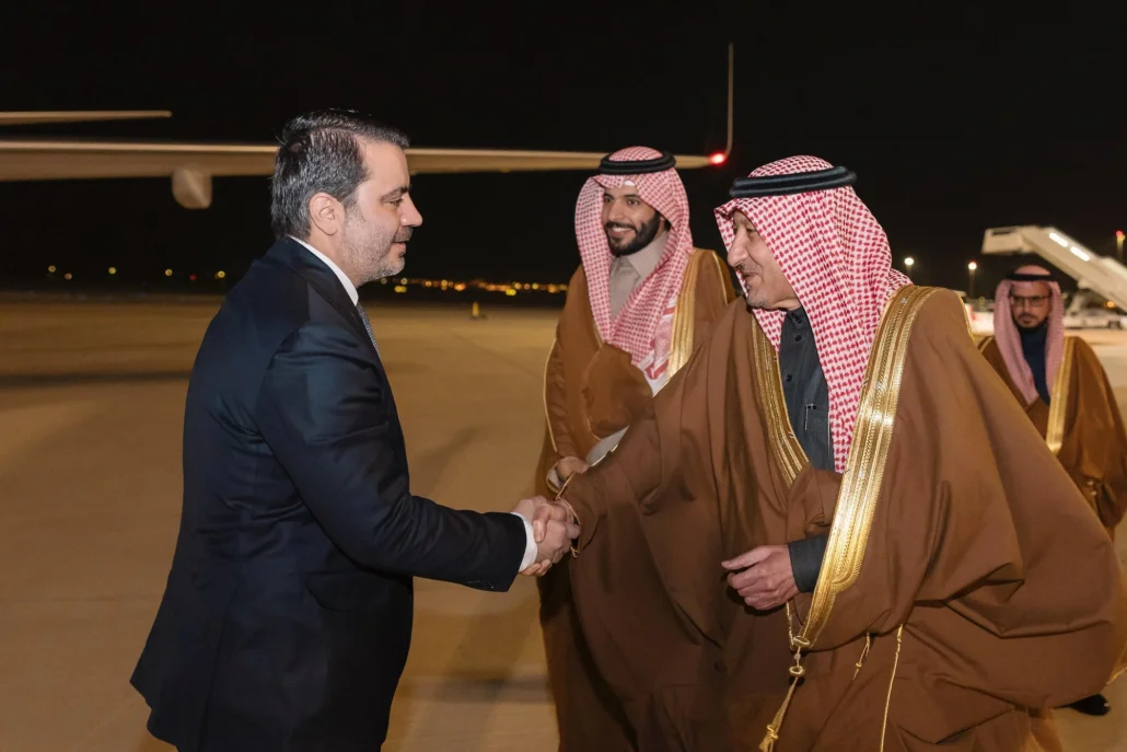 توافد المشاركين باجتماع سوريا إلى الرياض