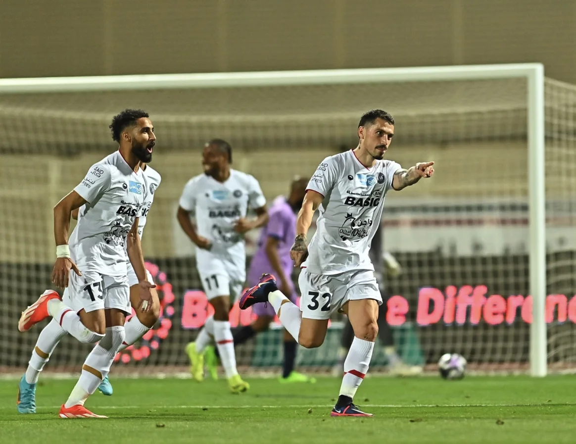 ضمك يفوز على الخلود بثلاثية