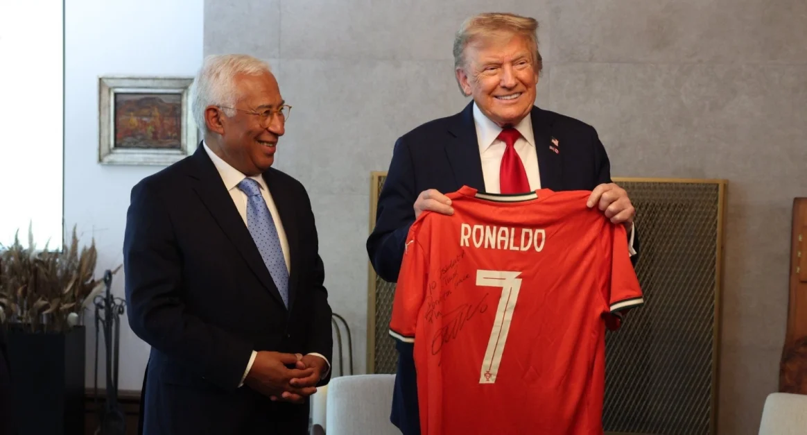 رونالدو يهدي ترامب قميصه