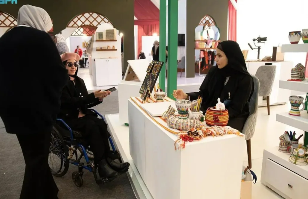 فن القط العسيري رمز ثقافي يروي قصة عسير وتاريخها العريق