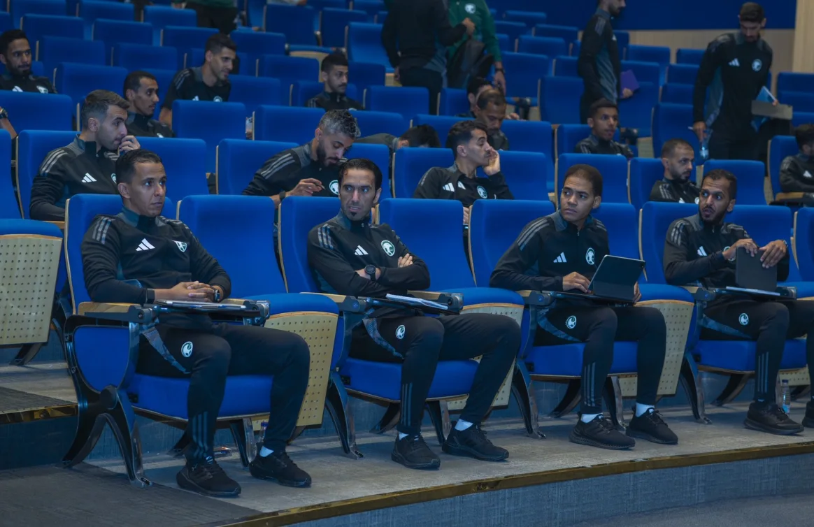 حكام دوري روشن يواصلون معسكرهم الإعدادي للموسم الرياضي الجديد