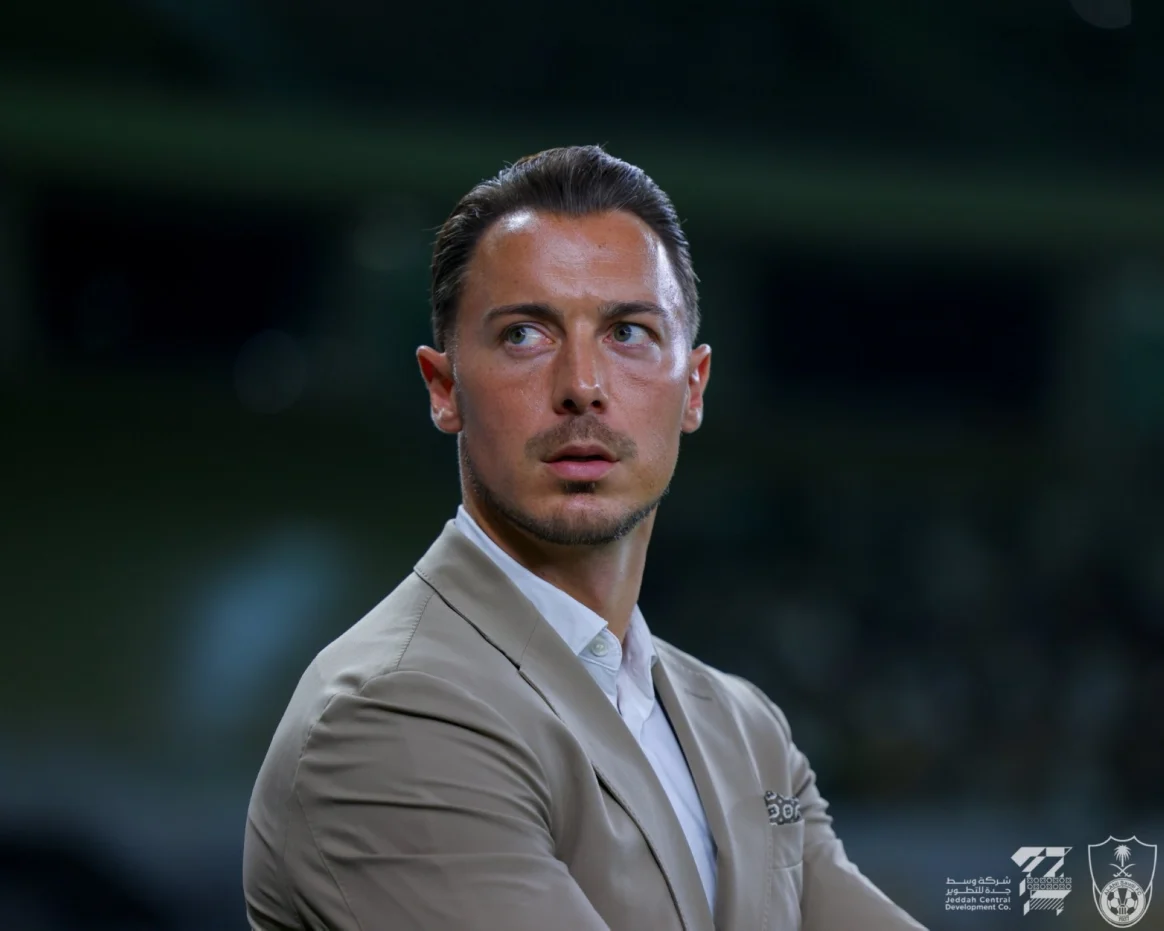 ماتياس يايسله يجدد عقده مع الاهلي