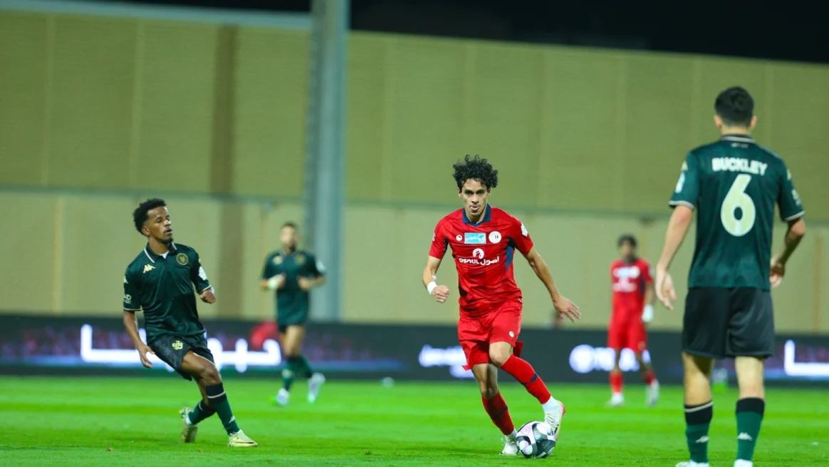 مباراة الخلود وضمك في دوري روشن