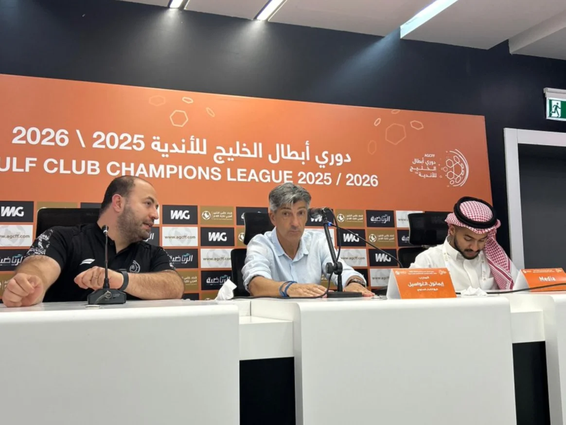 الإسباني إيمانول ألغواسيل، المدير الفني لفريق الشباب