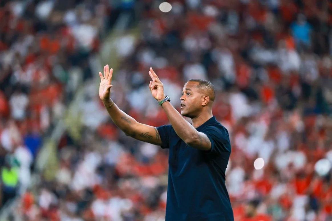 الهولندي باتريك كلويفرت المدير الفني لمنتخب إندونيسيا