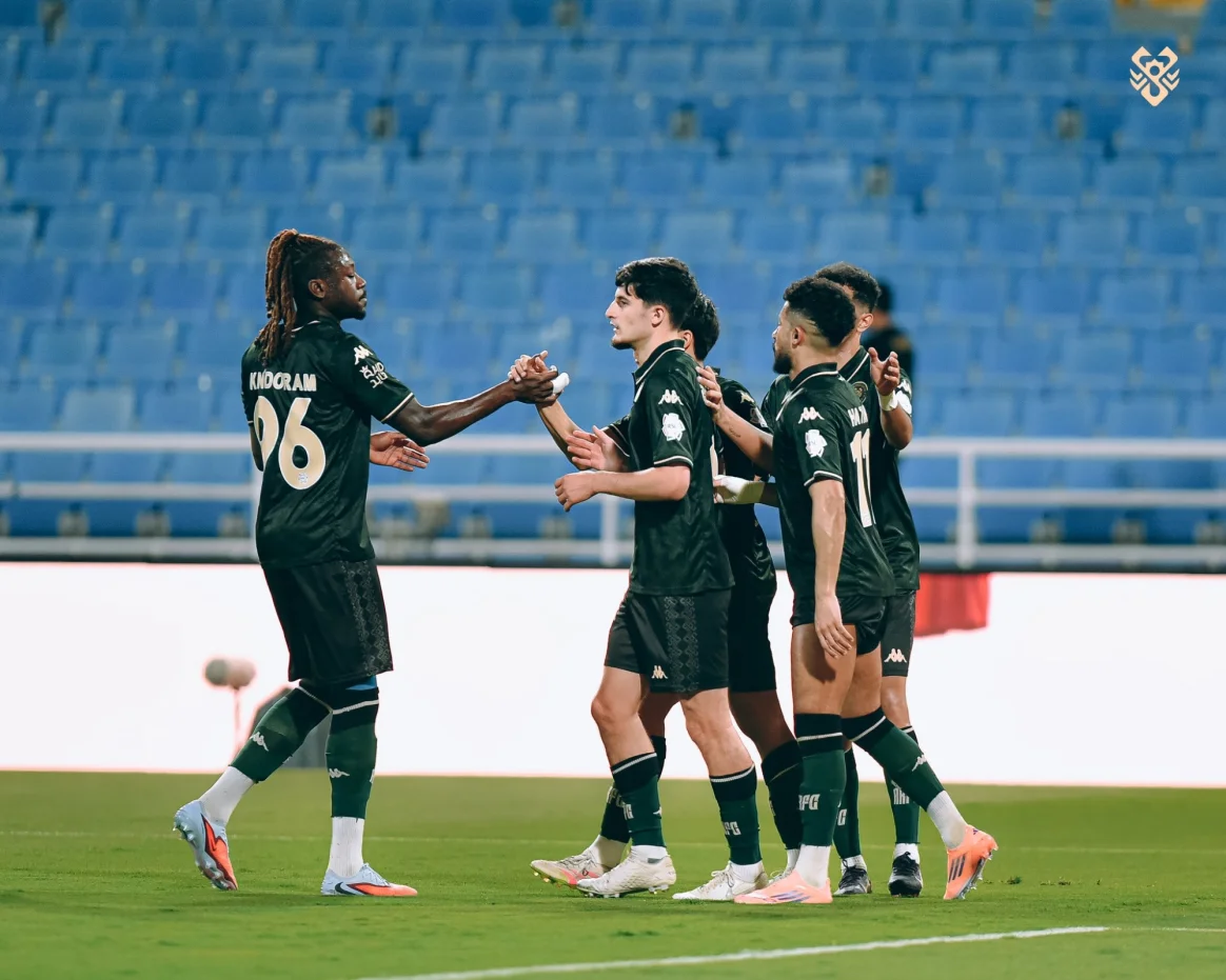 الخلود يهزم النجمة بخماسية في دوري روشن