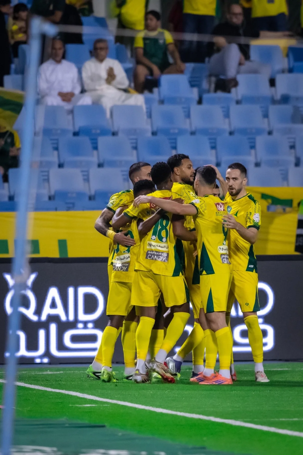 الخليج يهزم الرياض في دوري روشن