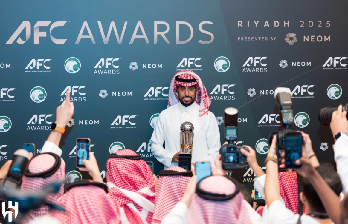 الهلال يُكرم سالم الدوسري