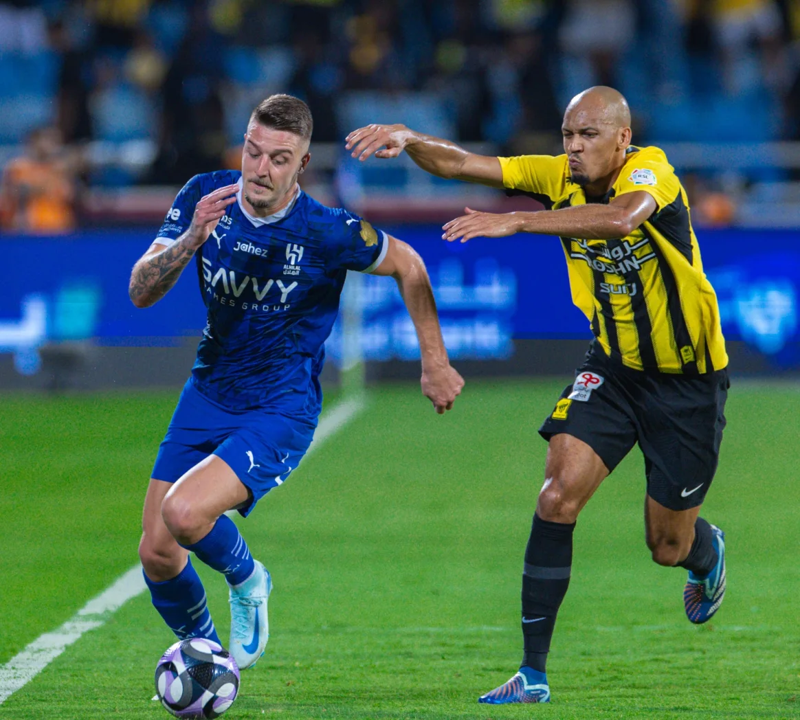 فابينيو وسافيتش في مباراة الهلال والاتحاد