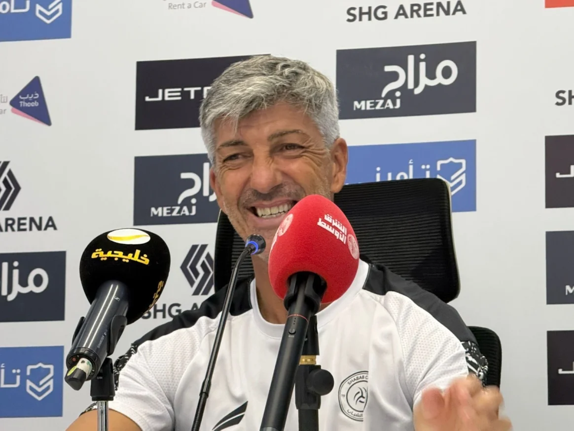 إيمانويل الغواسيل مدرب نادي الشباب