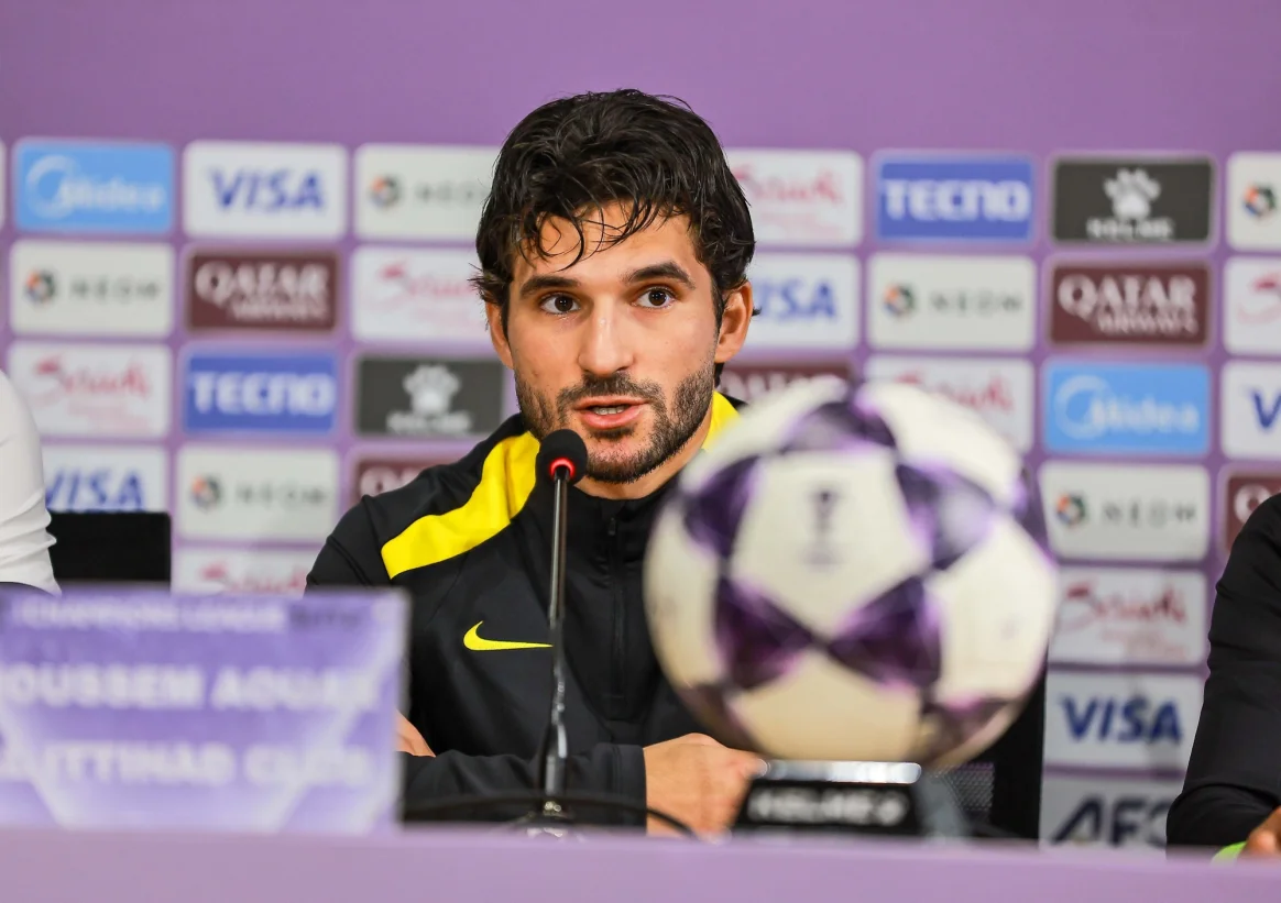 الجزائري حسام عوار، لاعب الاتحاد